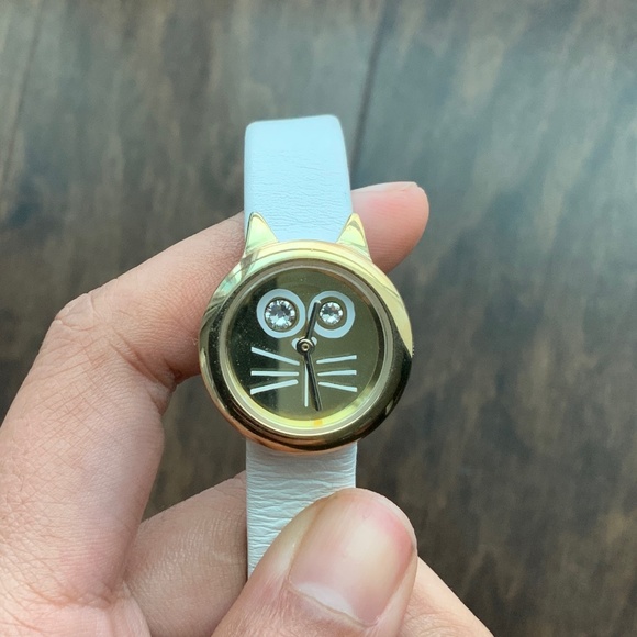 Watch - MARC BY MARC JACOBS Watch Cat Critter with White Leather Band. N… - Picture 2 of 6